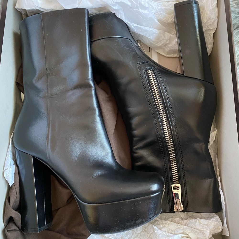 Authentic Gucci Claudie Platform Boots